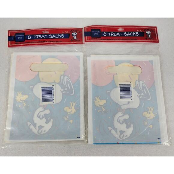 AMBASSADOR SNOOPY VINTAGE GOODIE BAGS - 16 PCS - NOSTALGIC PARTY FAVORS! - Picture 2 of 3